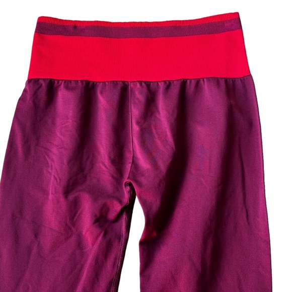 Fabletics High-Waisted Seamless Stripe 7/8 Leggings Women’s Tights - Picture 7 of 10